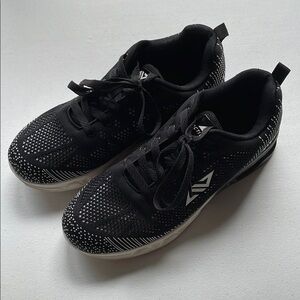 Active USA men’s Black Sneakers, size 8.5